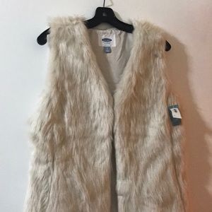 NWT Old Navy Faux Fur Vest